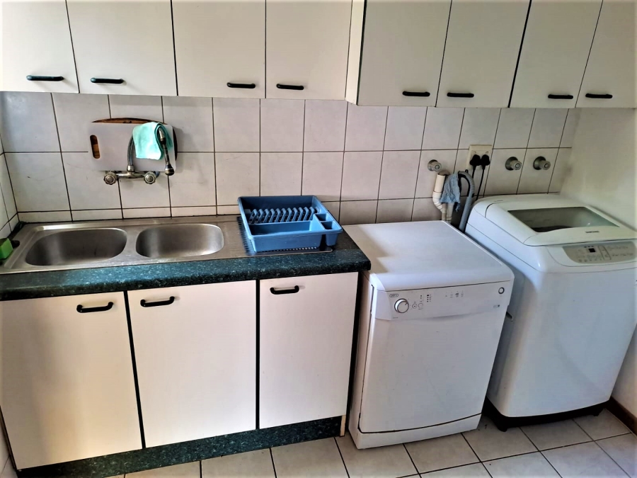 4 Bedroom Property for Sale in Wavecrest Eastern Cape